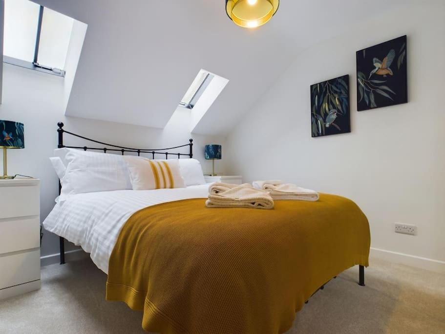 Arcadia House, Location With Parking, King Sized Beds And Wifi * Cheltenham