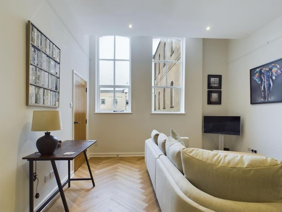 Casa de férias Arcadia House, Location With Parking, King Sized Beds And Wifi Cheltenham