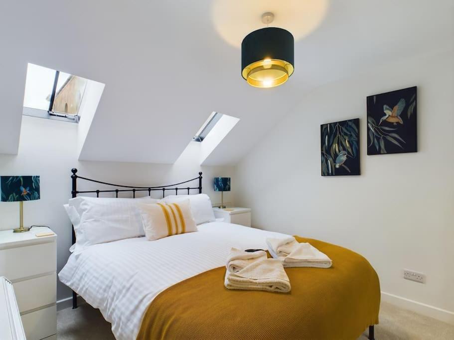 Arcadia House, Location With Parking, King Sized Beds And Wifi * Cheltenham